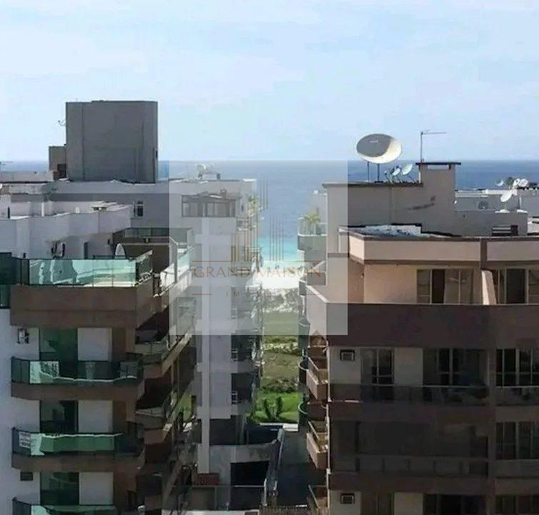 Cobertura a venda com 3 quartos, 270m² no Algodoal em Cabo Frio