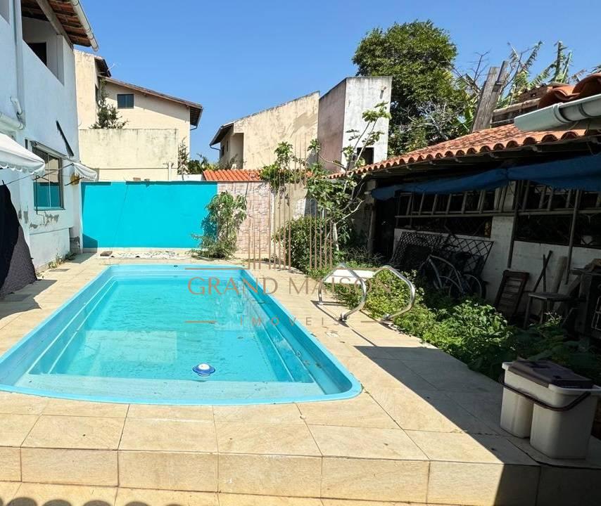 Casa à venda com potencial para hospedaria no Jd. Excelsior em Cabo Frio - Grand Maison Imóveis