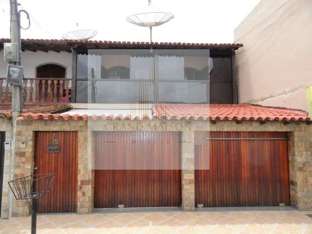 Casa a venda com 3 quartos, 107m² - Grand Maison Imóveis