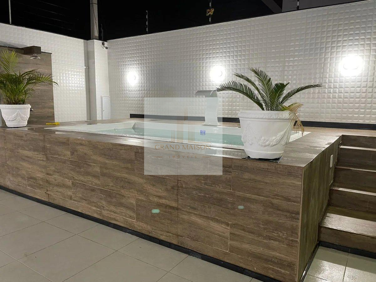 Belíssima casa moderna à venda em área nobre com 3 quartos em Cabo Frio - Grand Maison Imóveis