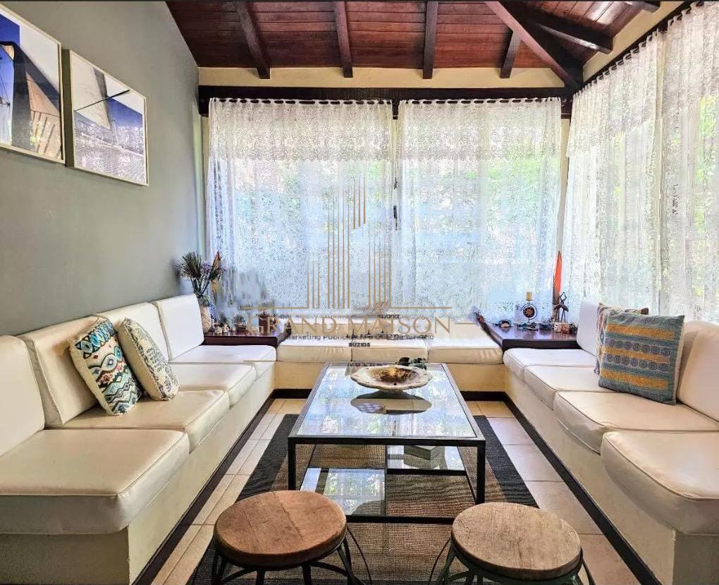 Casa à venda na Praia da Ferradura em Armação dos Búzios