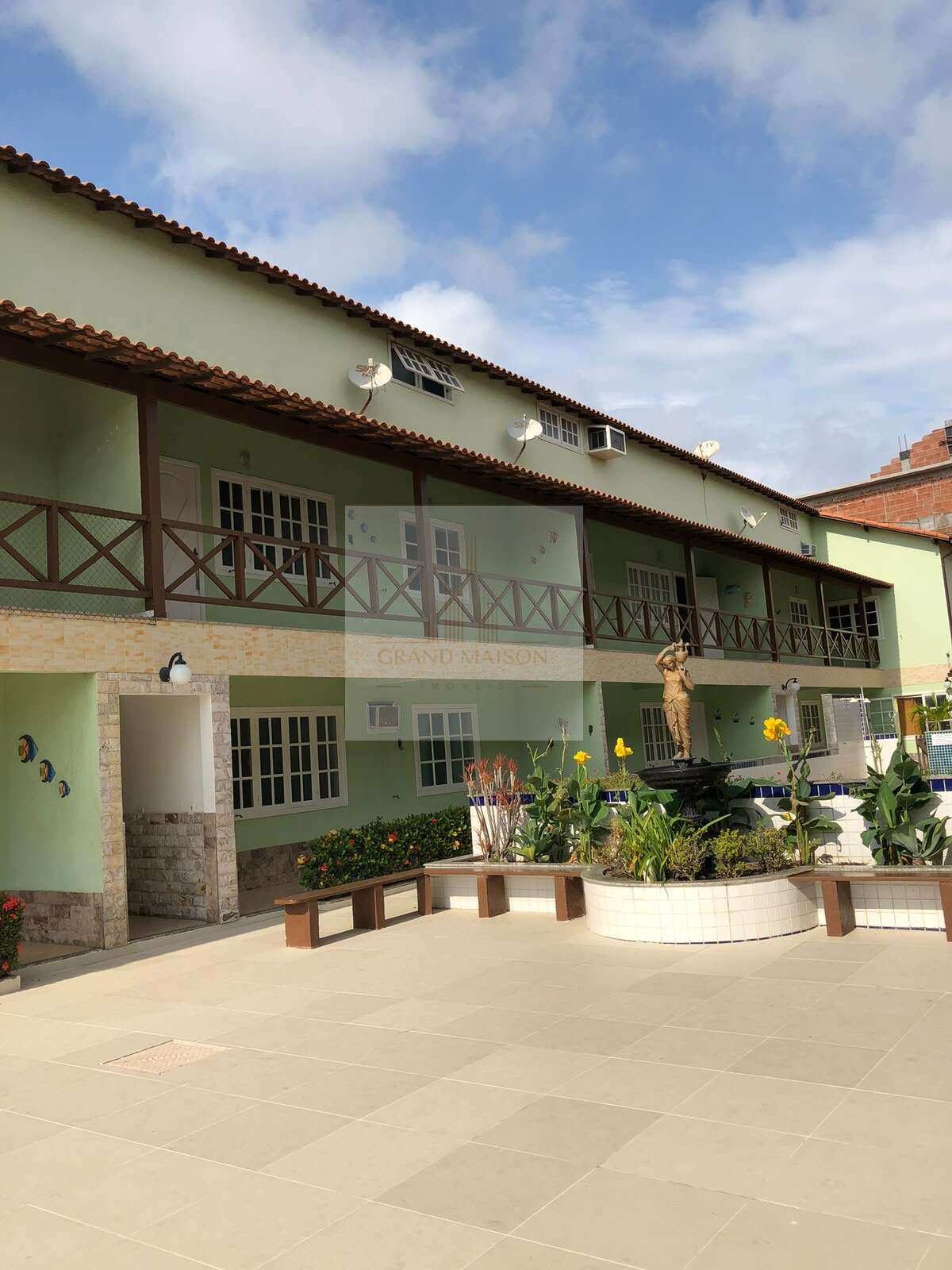 Casa duplex a venda em condomínio no Peró em Cabo Frio