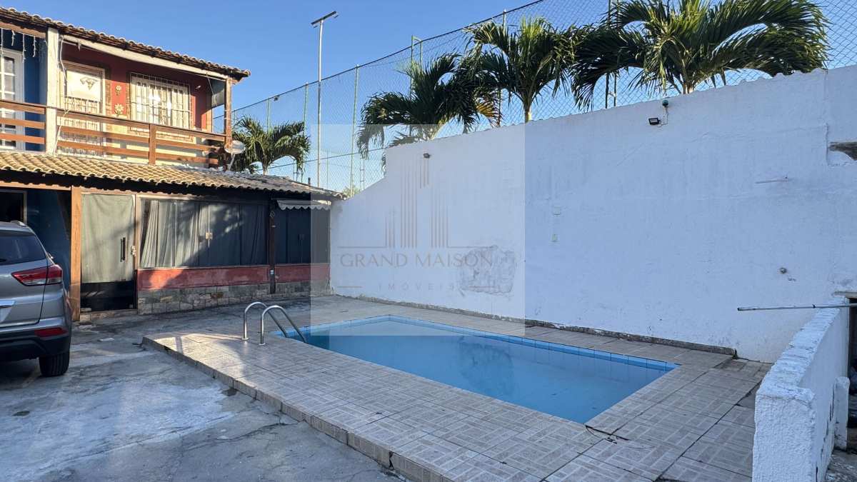 Casa duplex a venda em pequeno  condomínio no Parque Burle em Cabo Frio