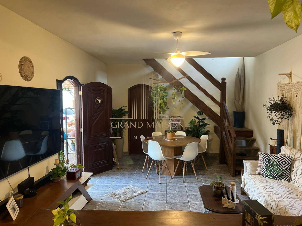 Casa independente à venda no bairro das Palmeiras