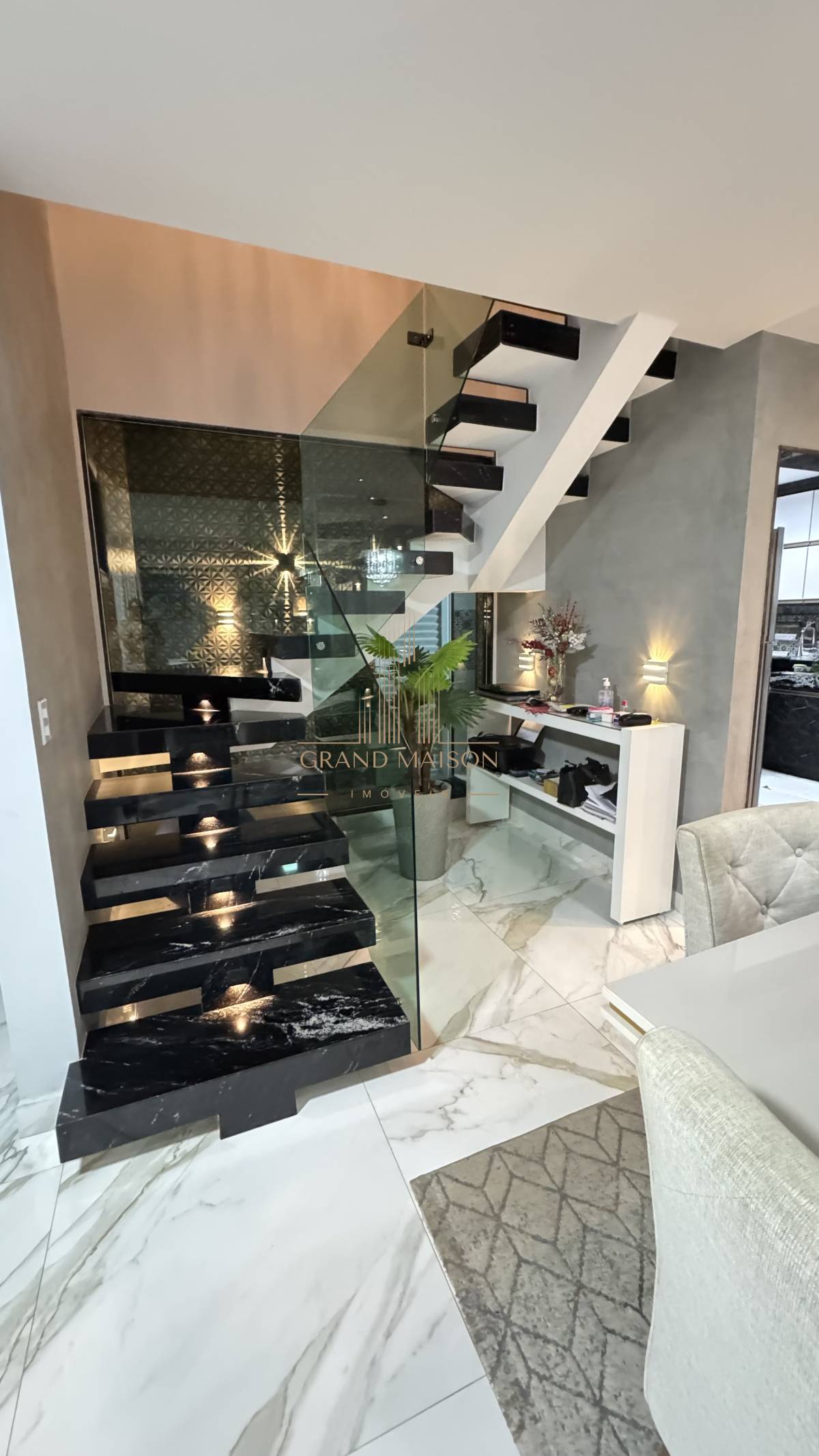 Casa de alto padrão para venda e locação no Novo Portinho em Cabo Frio - Grand Maison Imóveis