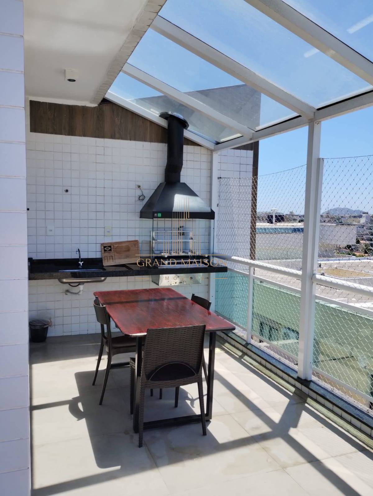 Cobertura à venda com piscina no Braga em Cabo Frio