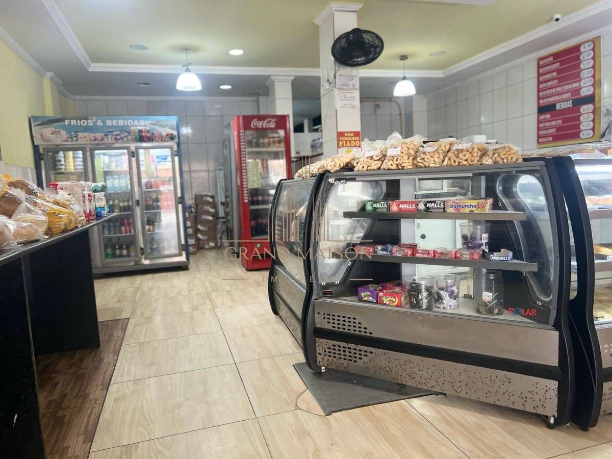 Conjunto Comercial, Padaria e Casa a venda no Peró em Cabo Frio