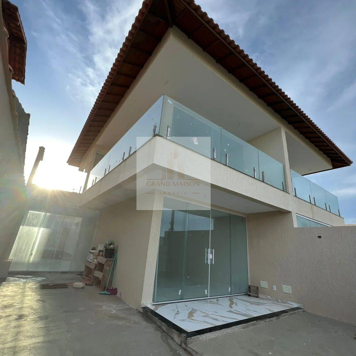 Casa a venda pé na areia no Foguete em Cabo Frio - Grand Maison Imóveis