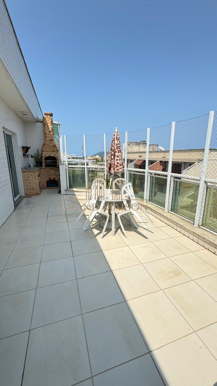 Excelente cobertura à venda no centro de Cabo Frio