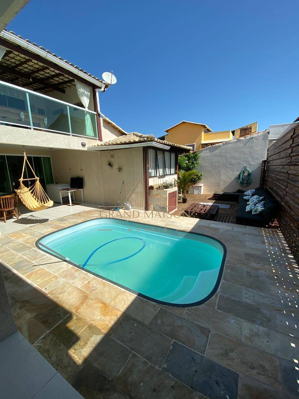 Casa e Mini Market a venda no bairro do Foguete